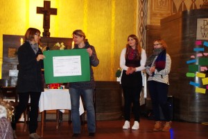 2015-Spendenuebergabe-Kindertafel-Osnabrueck2